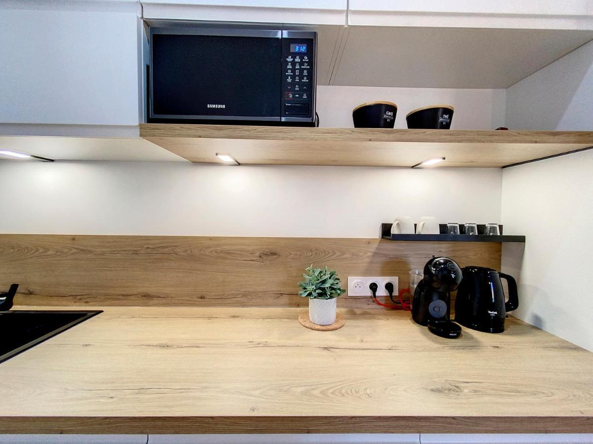Appartchic - Appartement Standing - Plein Centre & Parking Prive Créon Exterior foto