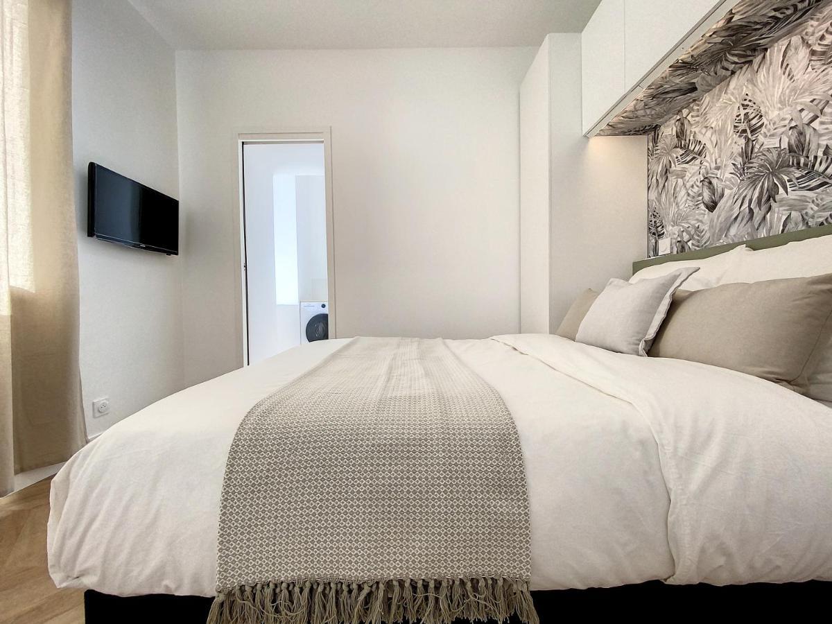 Appartchic - Appartement Standing - Plein Centre & Parking Prive Créon Exterior foto